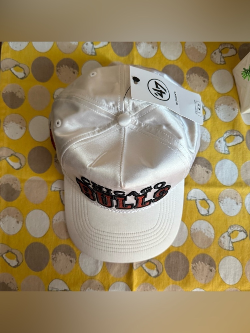 47 Brand NWT Chicago Bulls white satin Women’s hat - Picture 7 of 16